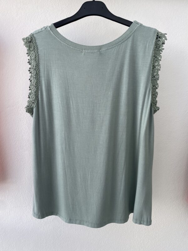 Camiseta bordado - Imagen 3