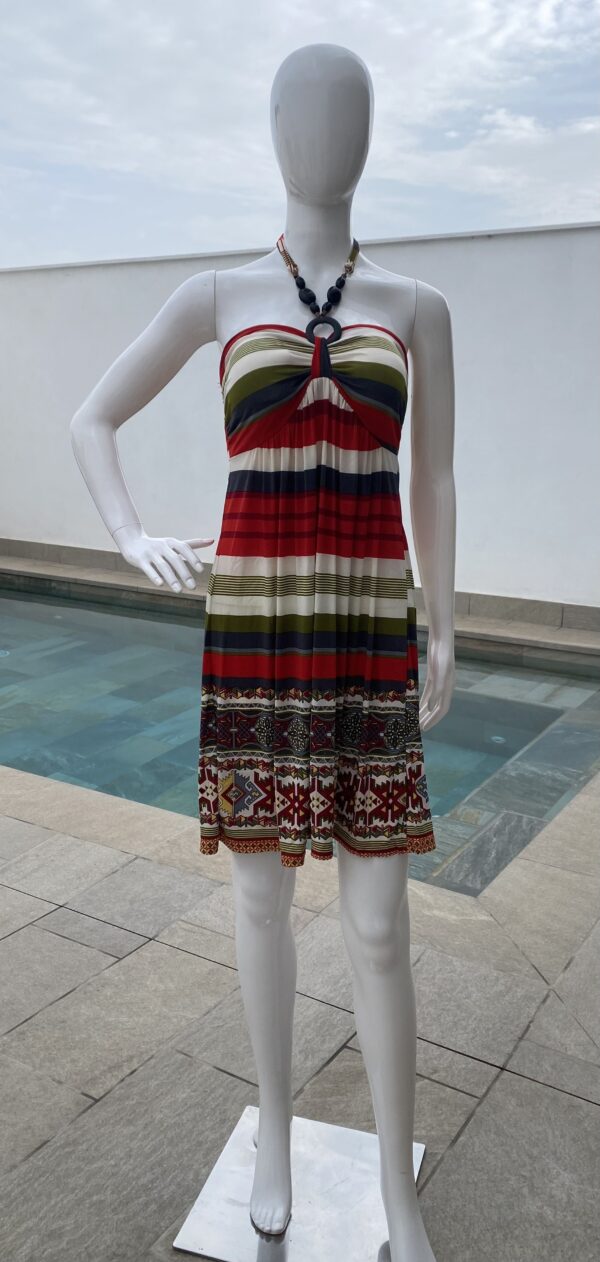Vestido con cascos - Imagen 3