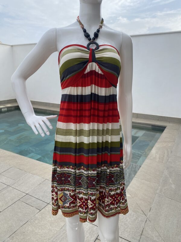 Vestido con cascos
