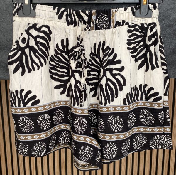 Pantalón corto estampado - Imagen 5