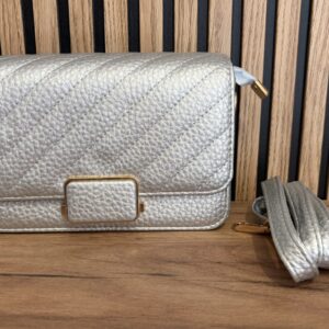 Bolso plateado